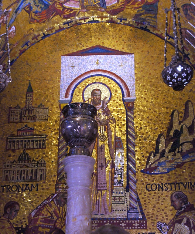 Dies sind Mosaike aus dem Raum in dem die schwarze Madonna aufbewahrt wird.